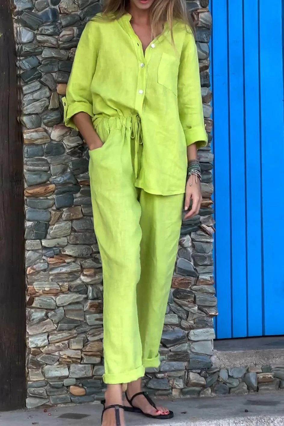 Ensemble chemise et pantalon Ivana à col en V