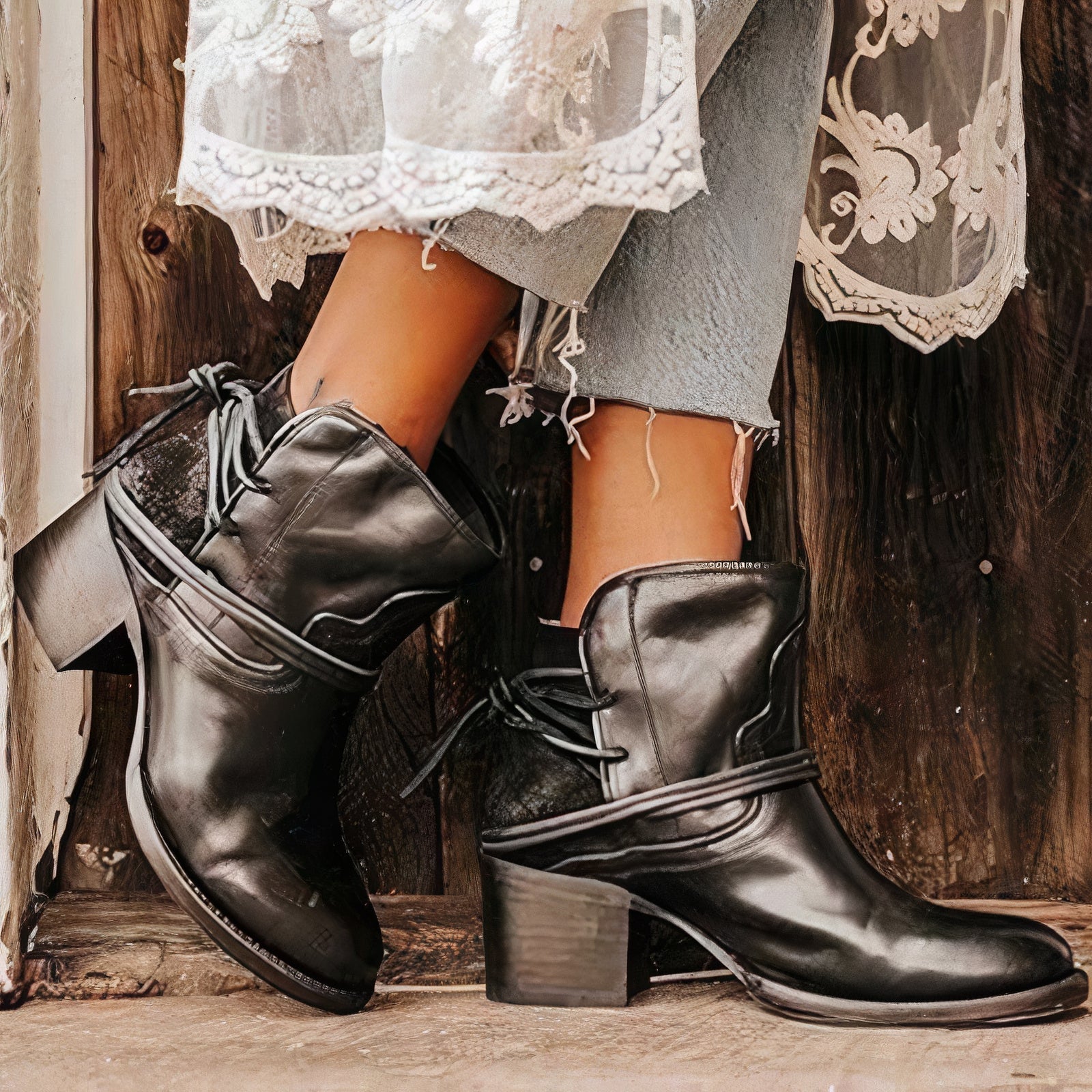 Cuir – Style western – Talon bloc – Laçage décoratif