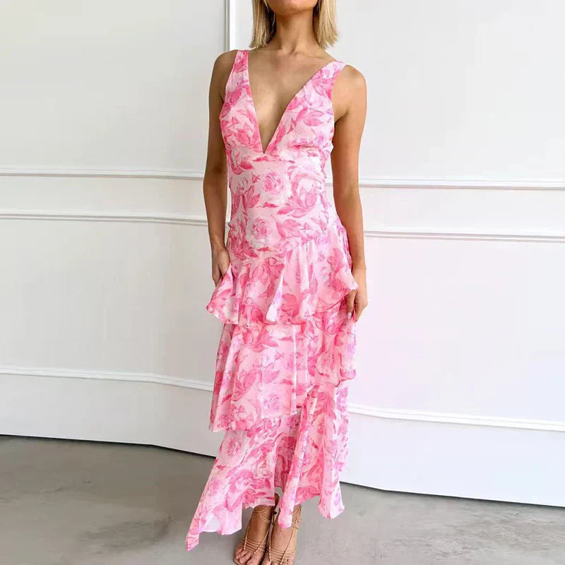 Xavryna – Robe longue étagée fleurie avec décolleté en V profond