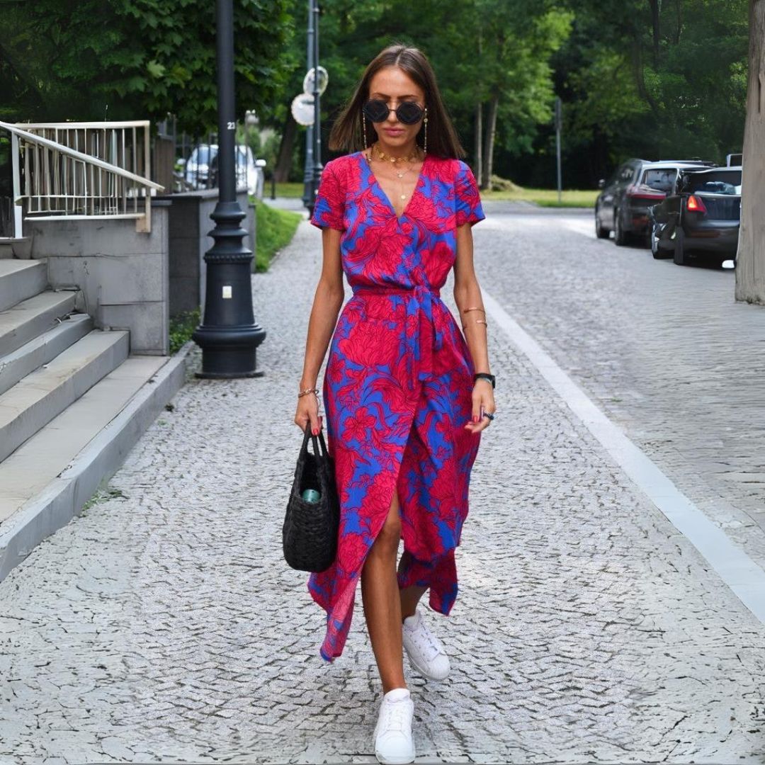 Judy | Robe florale élégante à col en V